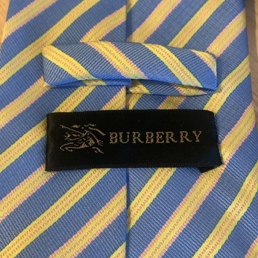 Burberry Hand Made Silk Tie - Picture 6 of 9